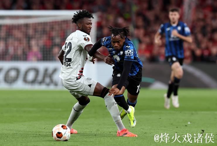 37岁巴萨9号面临抉择：是踏足意甲“终章”，还是接受降薪留队